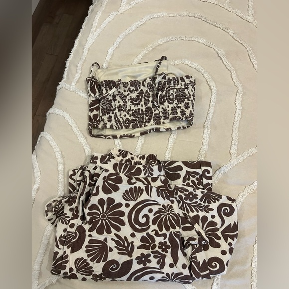 Floral Print Wide-Leg Jumpsuit. 2 Piece - Picture 6 of 10